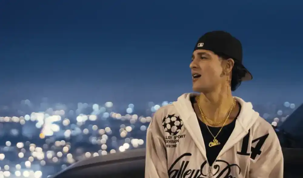 El cantante Emilio Jaime lanzó su tema ‘Discúlpame’, una canción donde reflexiona sobre errores del pasado y crecimiento personal. El sencillo ya está disponible en plataformas digitales y ha generado comentarios entre sus seguidores.